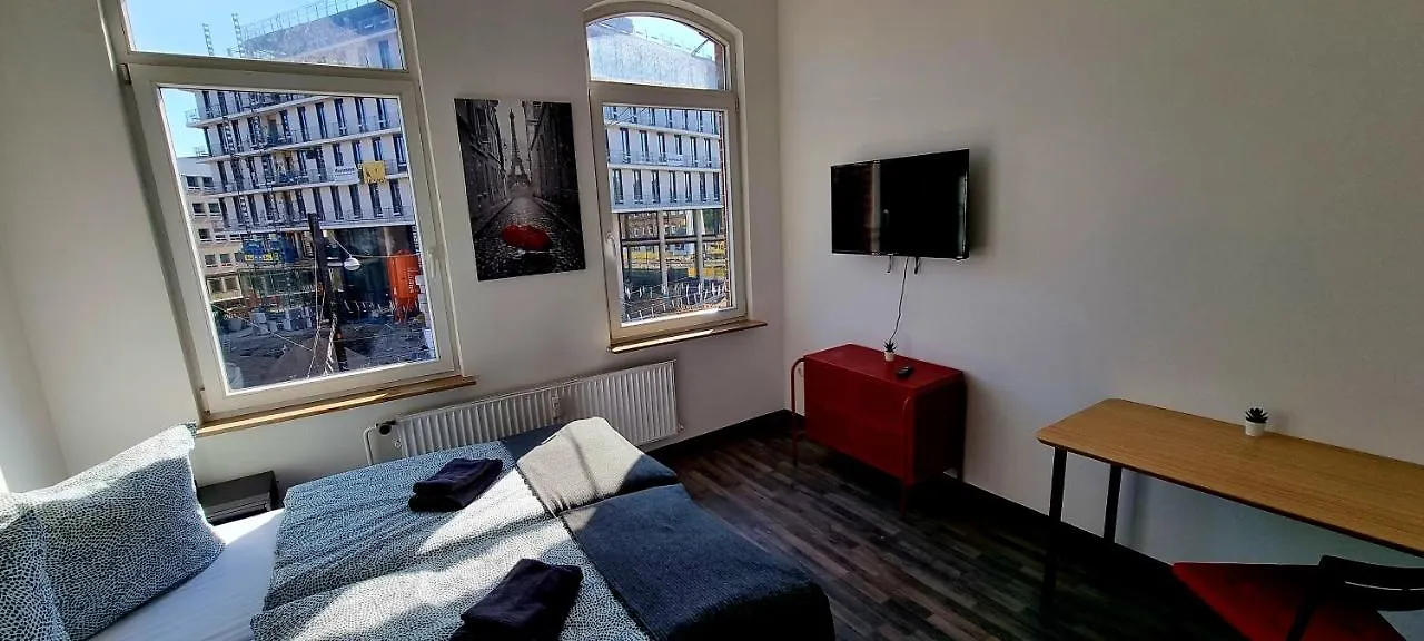 Roter Faden Designer Apartment in der City für 6 Personen, Privatparkplatz kostenlos, Küche, Essbereich Hannover