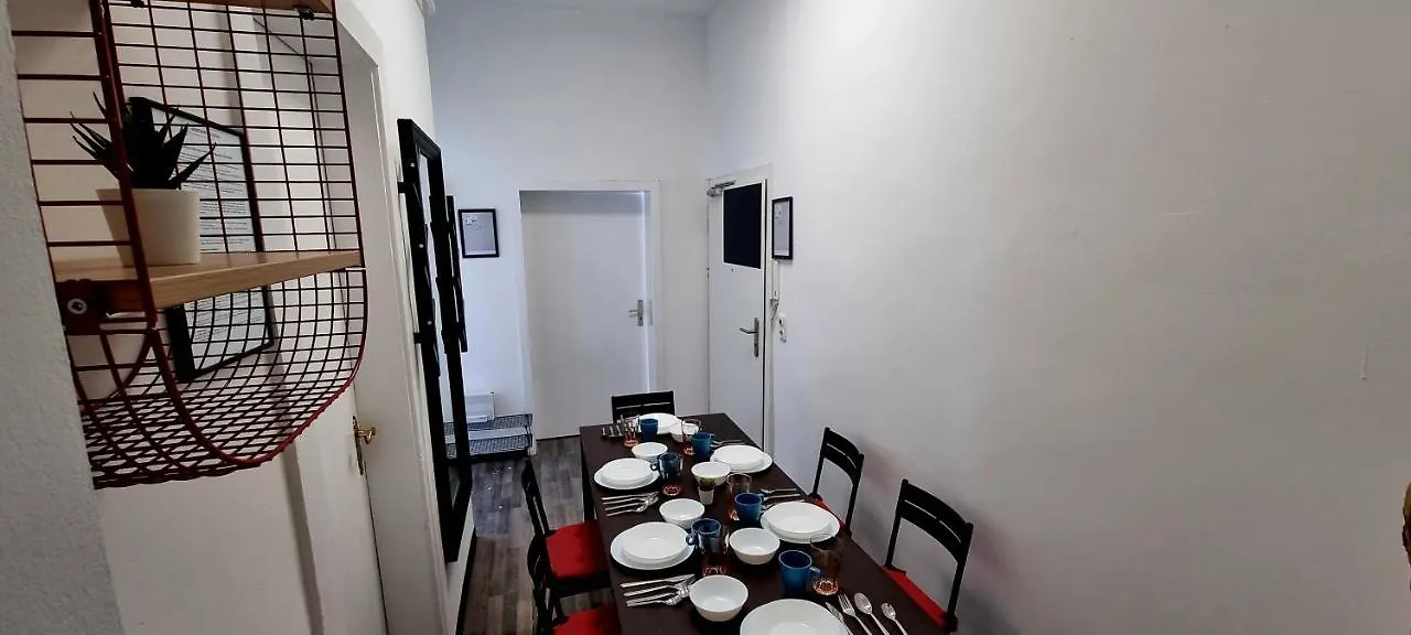 Roter Faden Designer Apartment in der City für 6 Personen, Privatparkplatz kostenlos, Küche, Essbereich Hannover